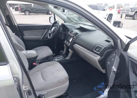 2016 Subaru Forester 2.5I Premium z USA, uszkodzony, nr VIN JF2SJADC8GH414527